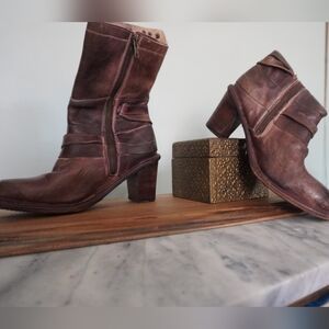 Bed Stu Distressed Leather Ankle Boots Size 8.5 Bench made in Mexico